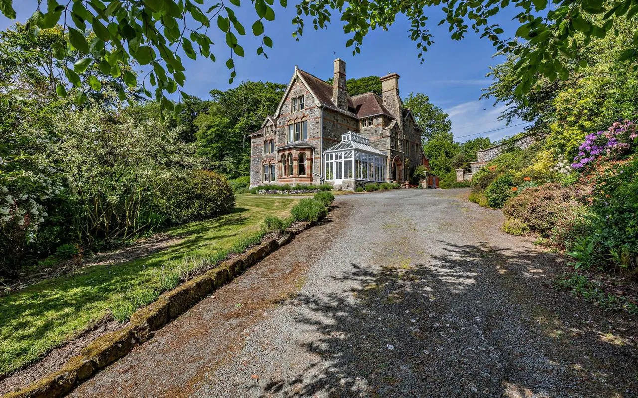 Llanfair Caereinion, Welshpool, SY21, photo 28
