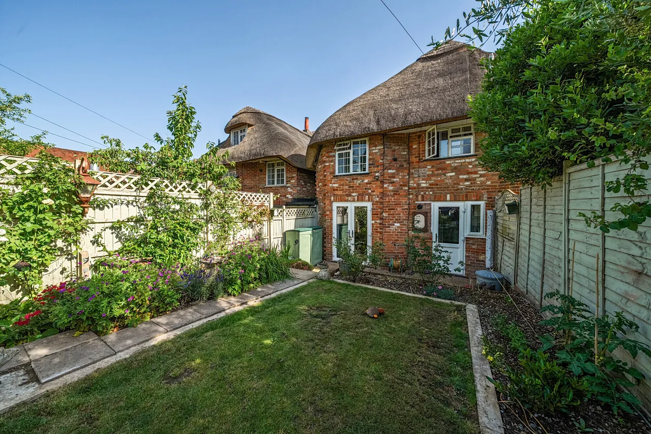 2 bed house for sale — Chapel Street, Thatcham, RG18