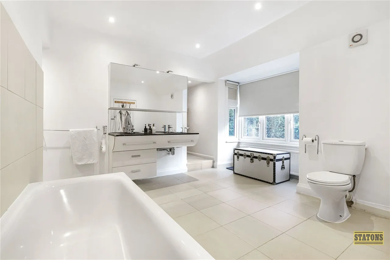 Camlet Way, Hadley Common, EN4 0NJ, photo 17