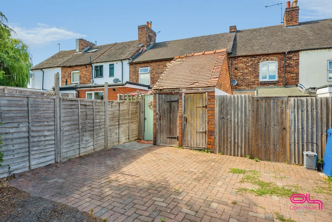 Tamworth Road, Amington, Tamworth, Staffordshire, B77, photo 4