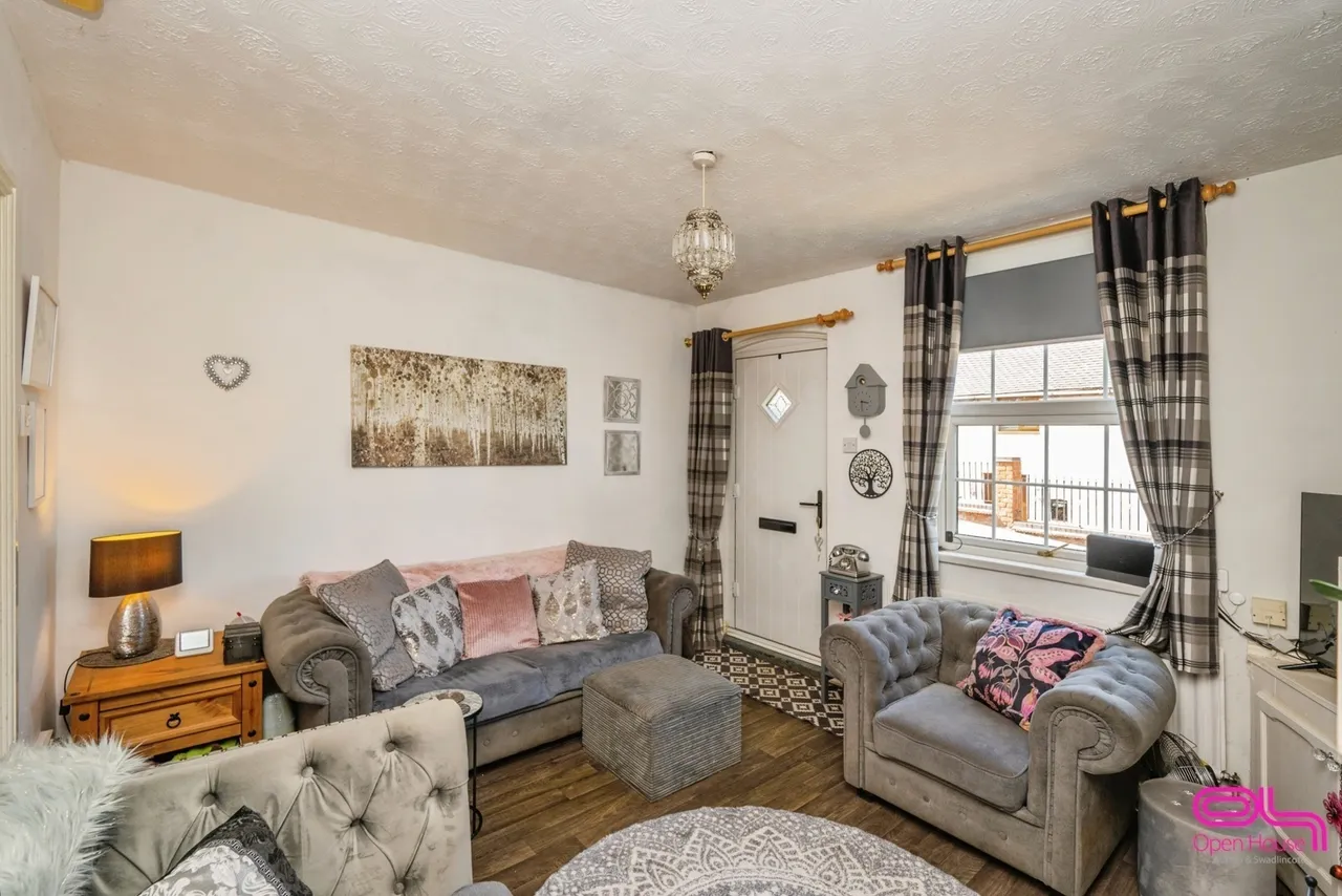 Tamworth Road, Amington, Tamworth, Staffordshire, B77, photo 8