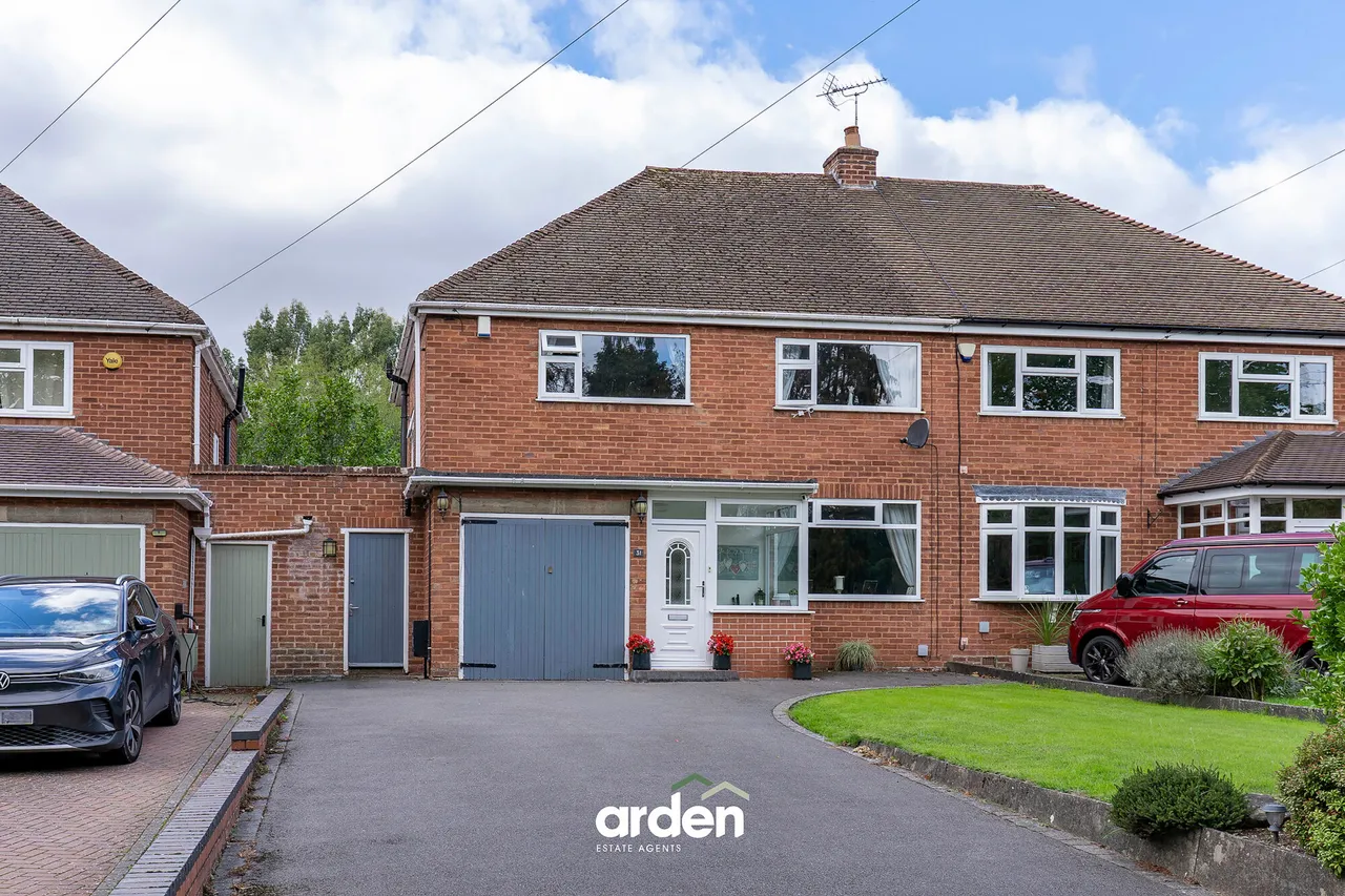3 bed house for sale, Birmingham Road, Alvechurch, B48