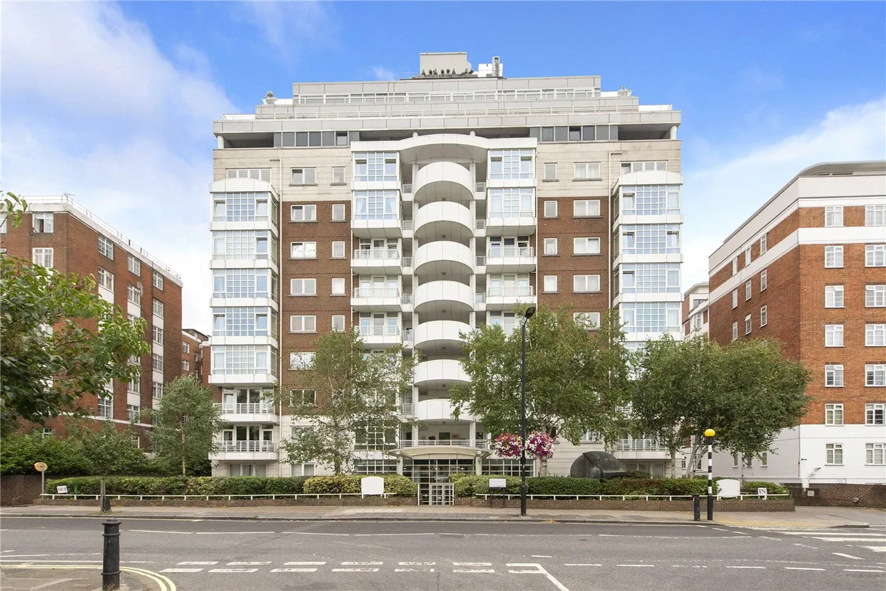 Abbey Road, St John's Wood, London, NW8, photo 3