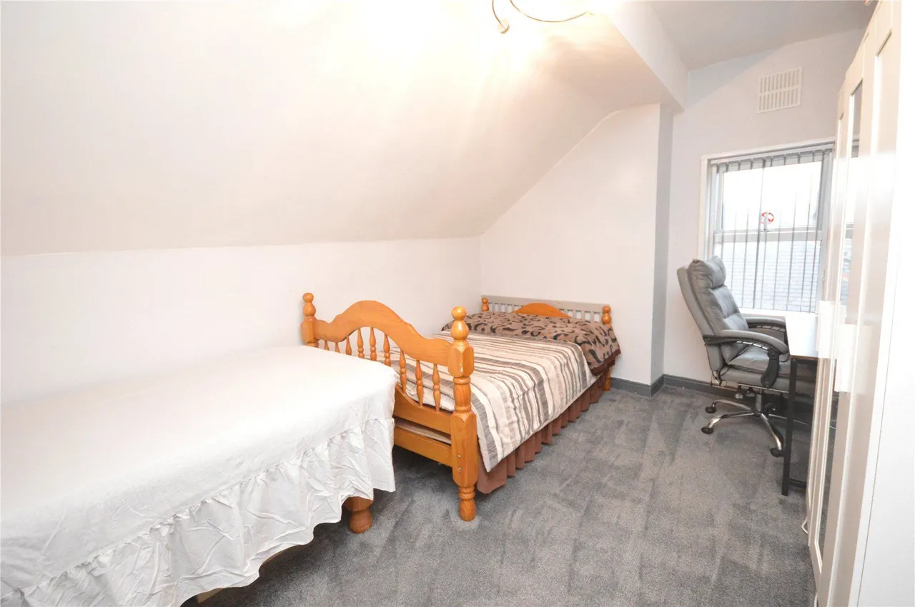 Cross Flatts Grove, Leeds, LS11, photo 9
