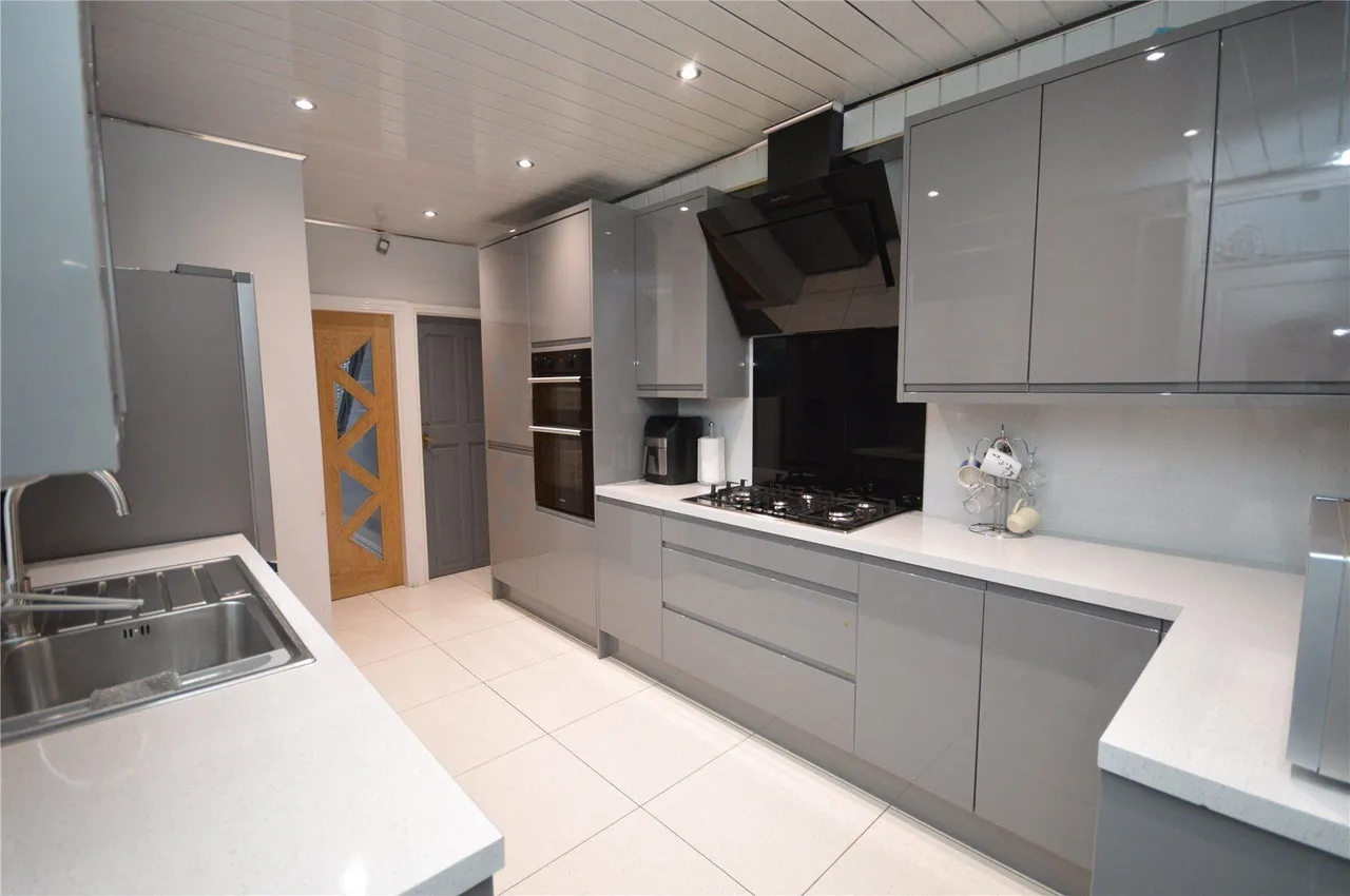 Cross Flatts Grove, Leeds, LS11, photo 4