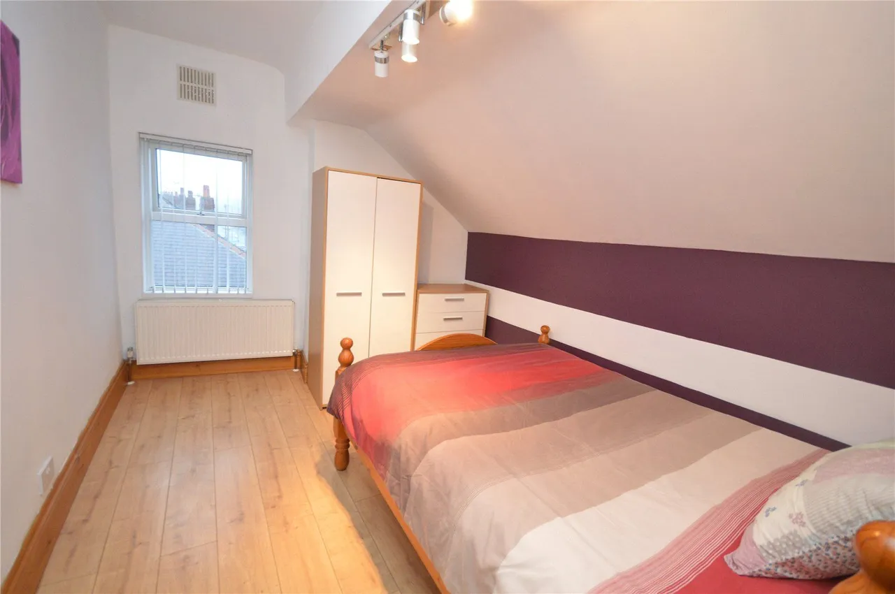Cross Flatts Grove, Leeds, LS11, photo 10