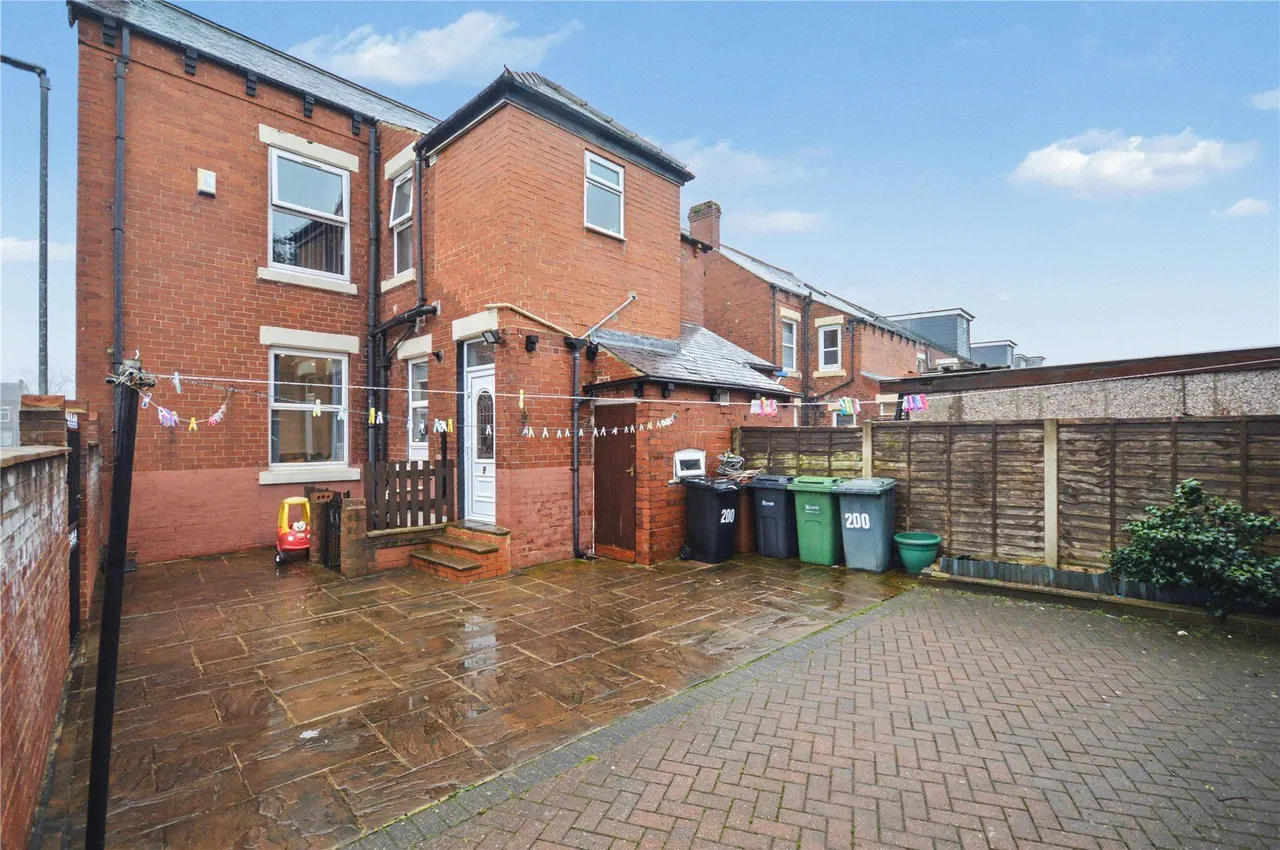 Cross Flatts Grove, Leeds, LS11, photo 14