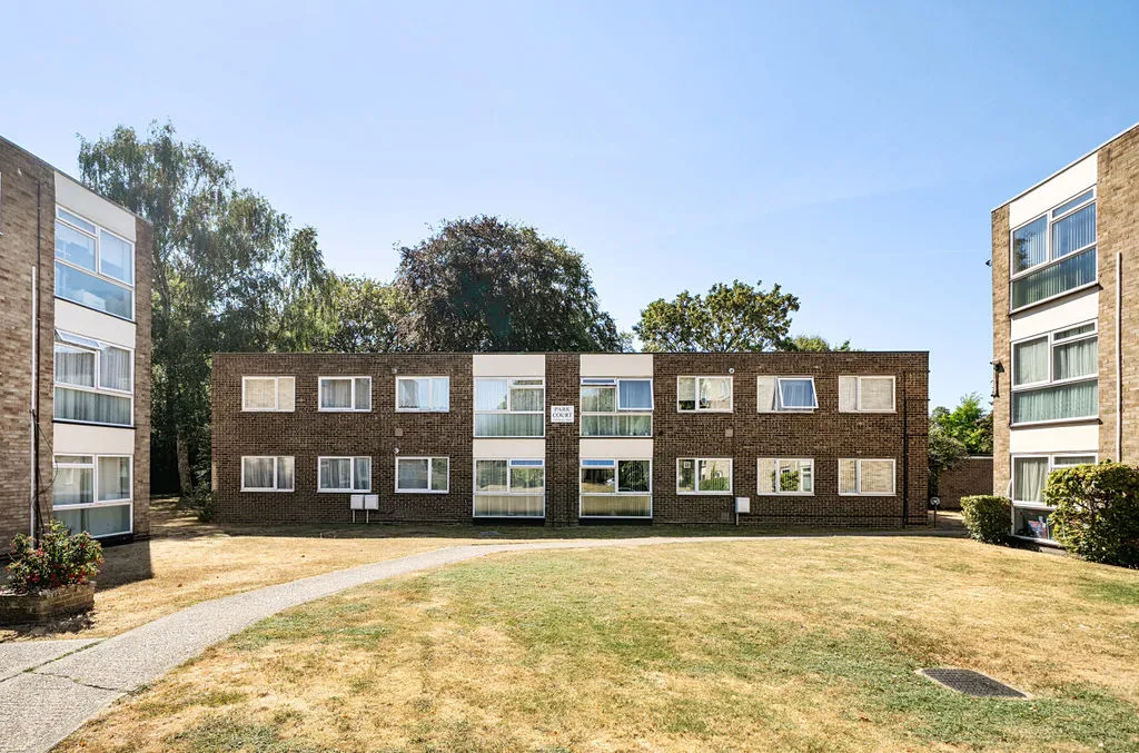 2 bed flat for sale — 33 Warham Road, South Croydon CR2 6LJ