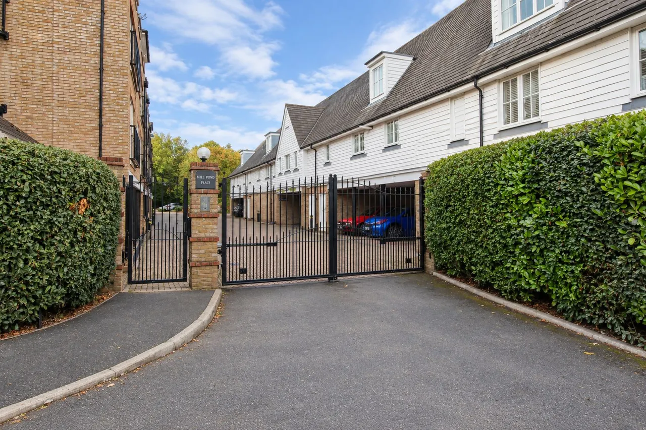 Millpond Place, Carshalton, photo 13