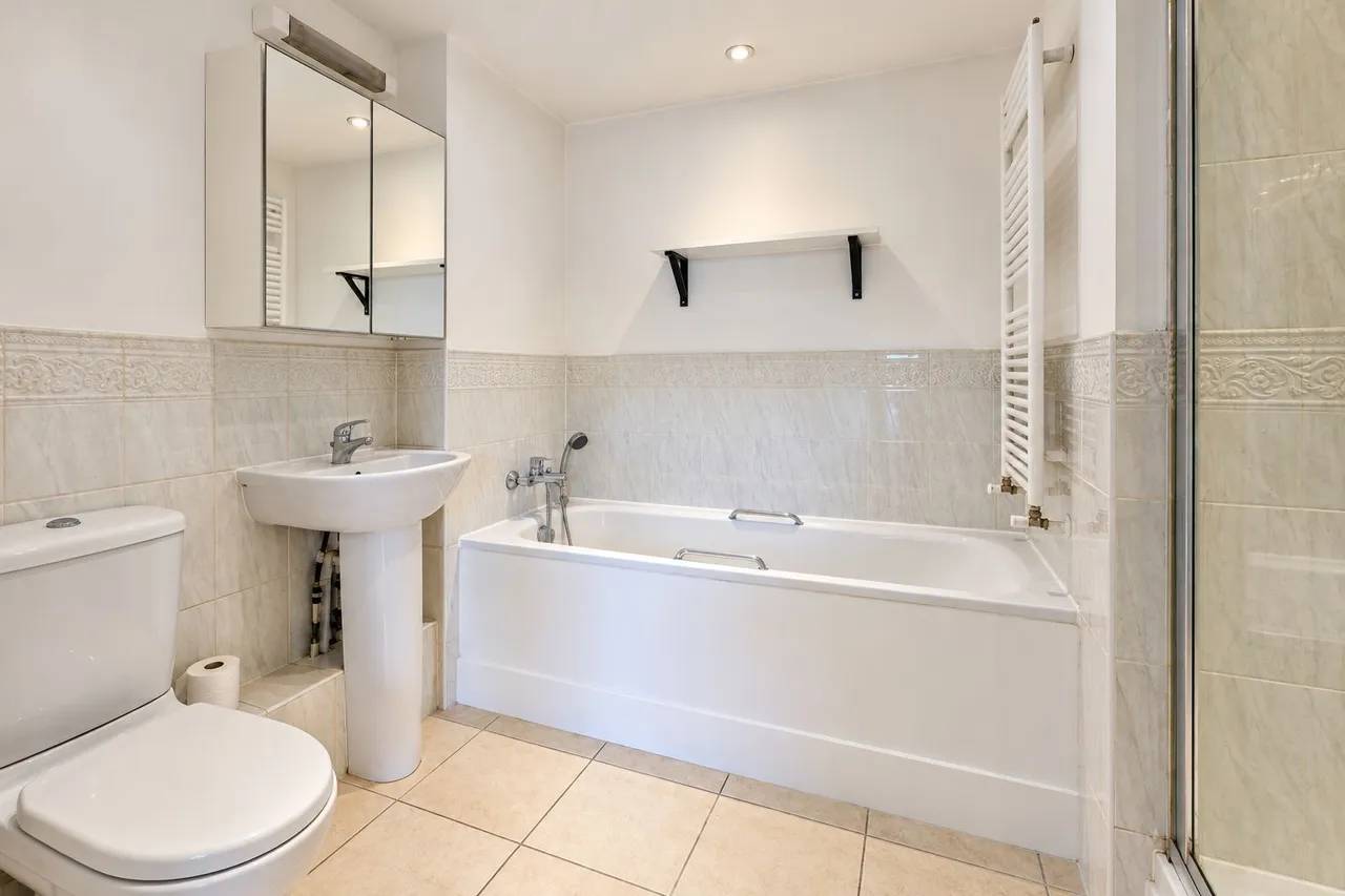 Millpond Place, Carshalton, photo 9