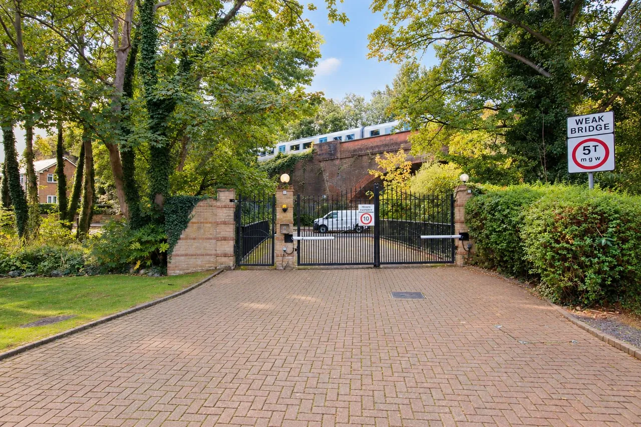Millpond Place, Carshalton, photo 15