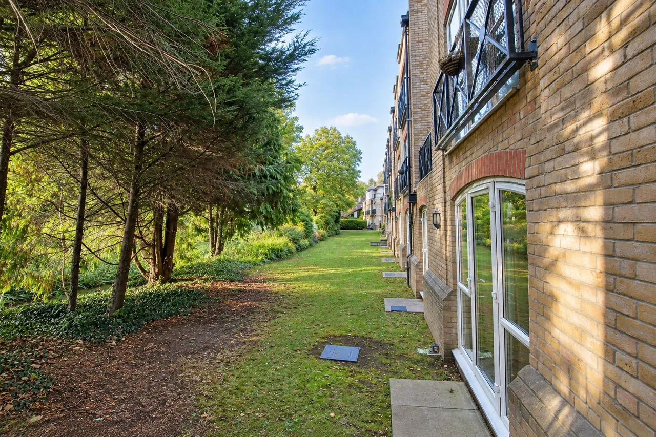 Millpond Place, Carshalton, photo 17