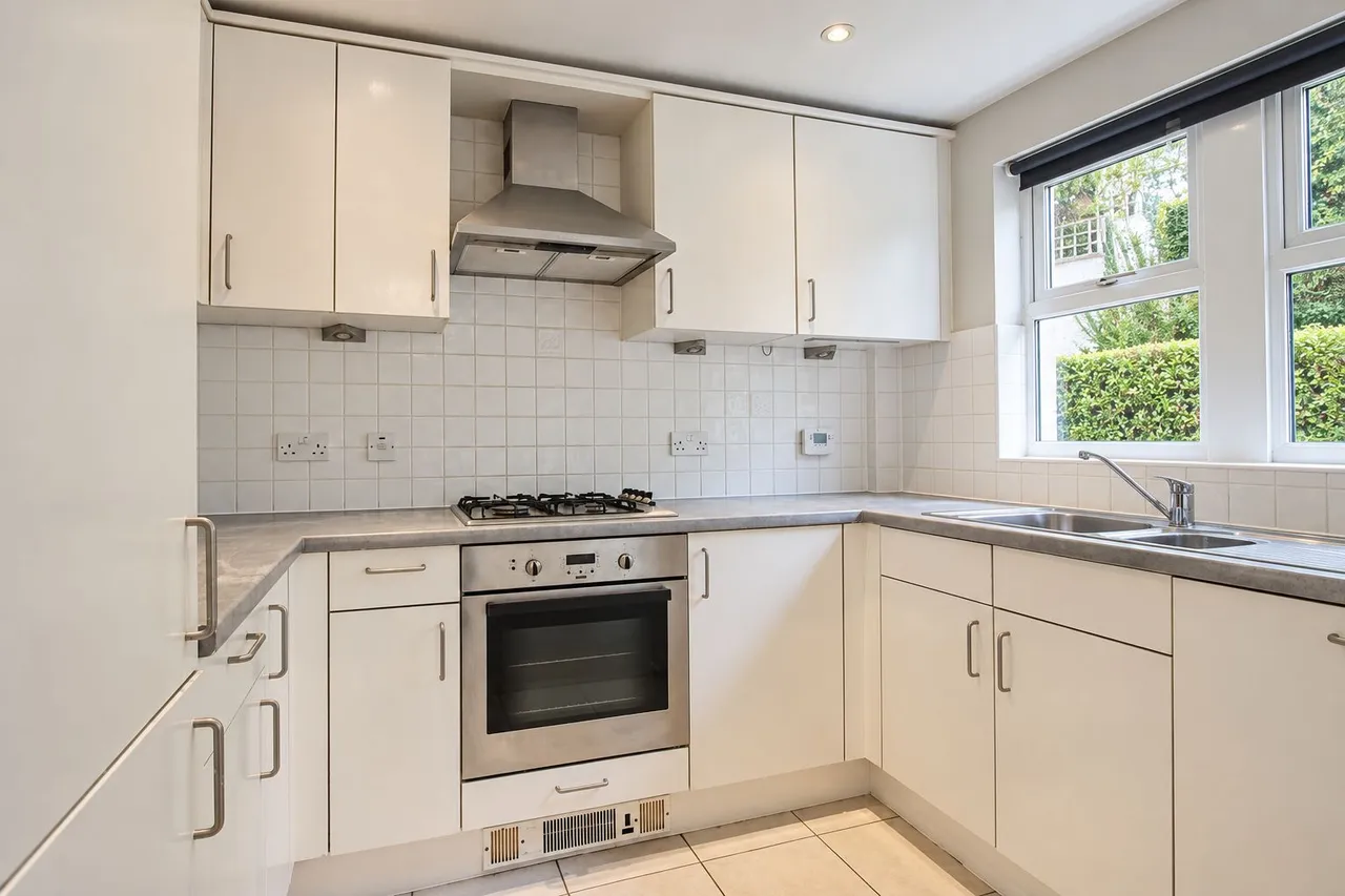 Millpond Place, Carshalton, photo 6
