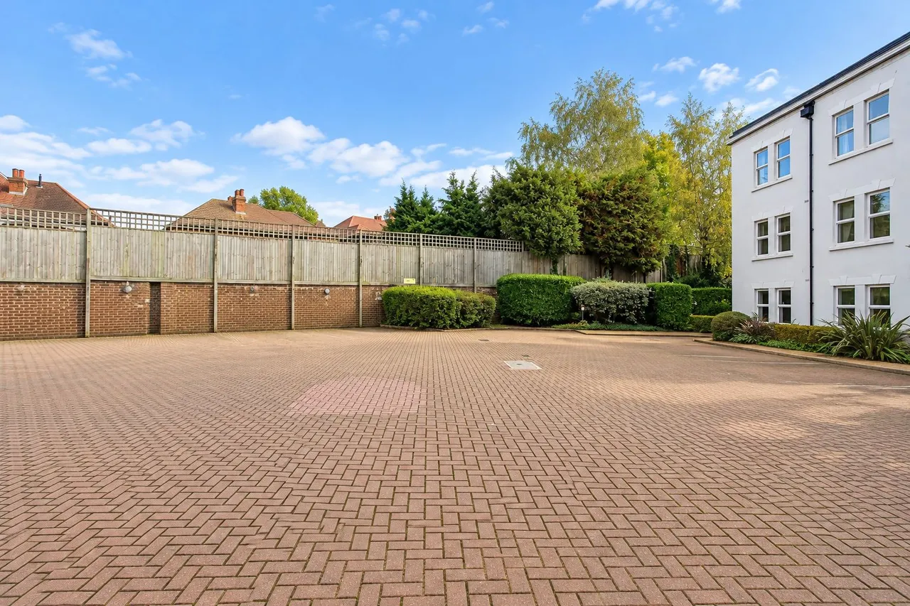 Millpond Place, Carshalton, photo 12