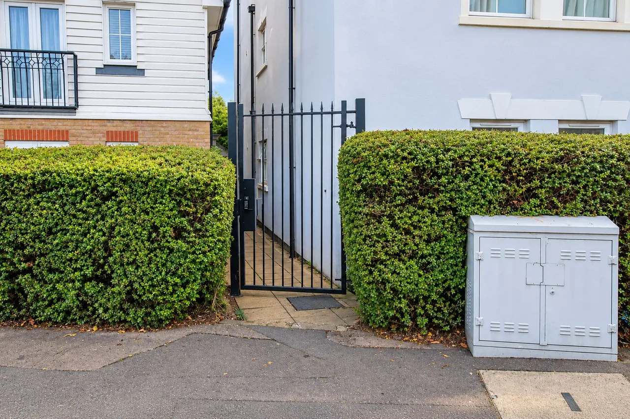 Millpond Place, Carshalton, photo 14