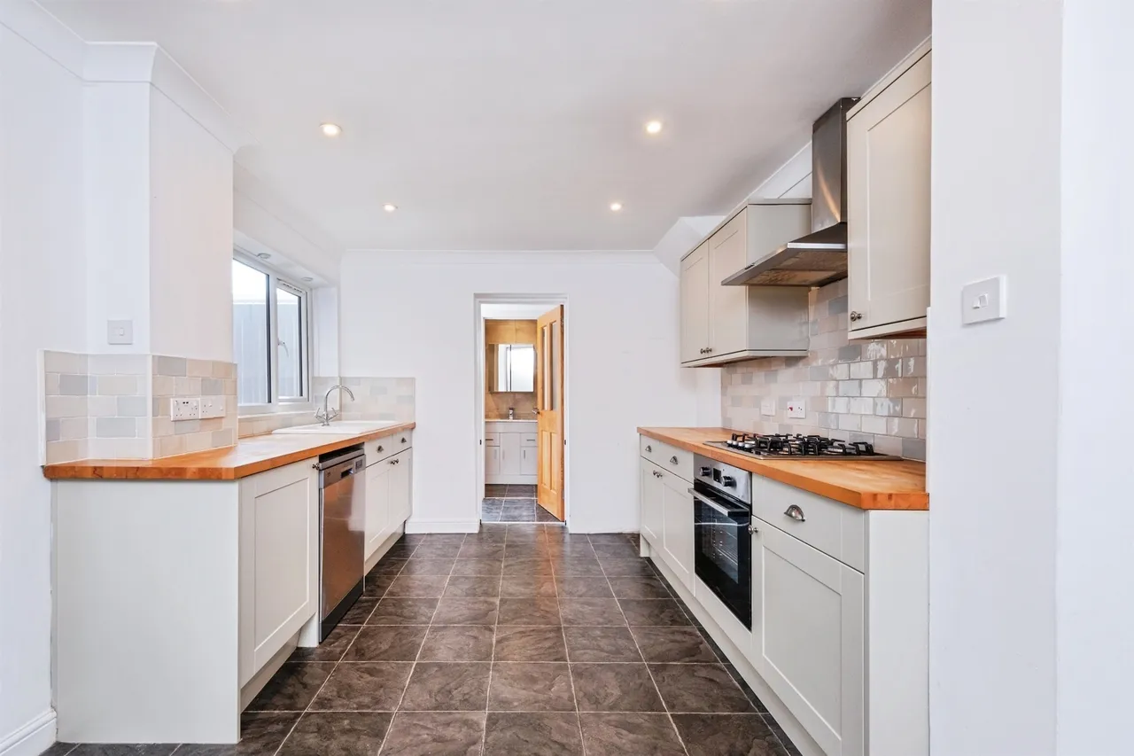 Byron Drive, Newport Pagnell, MK16, photo 3