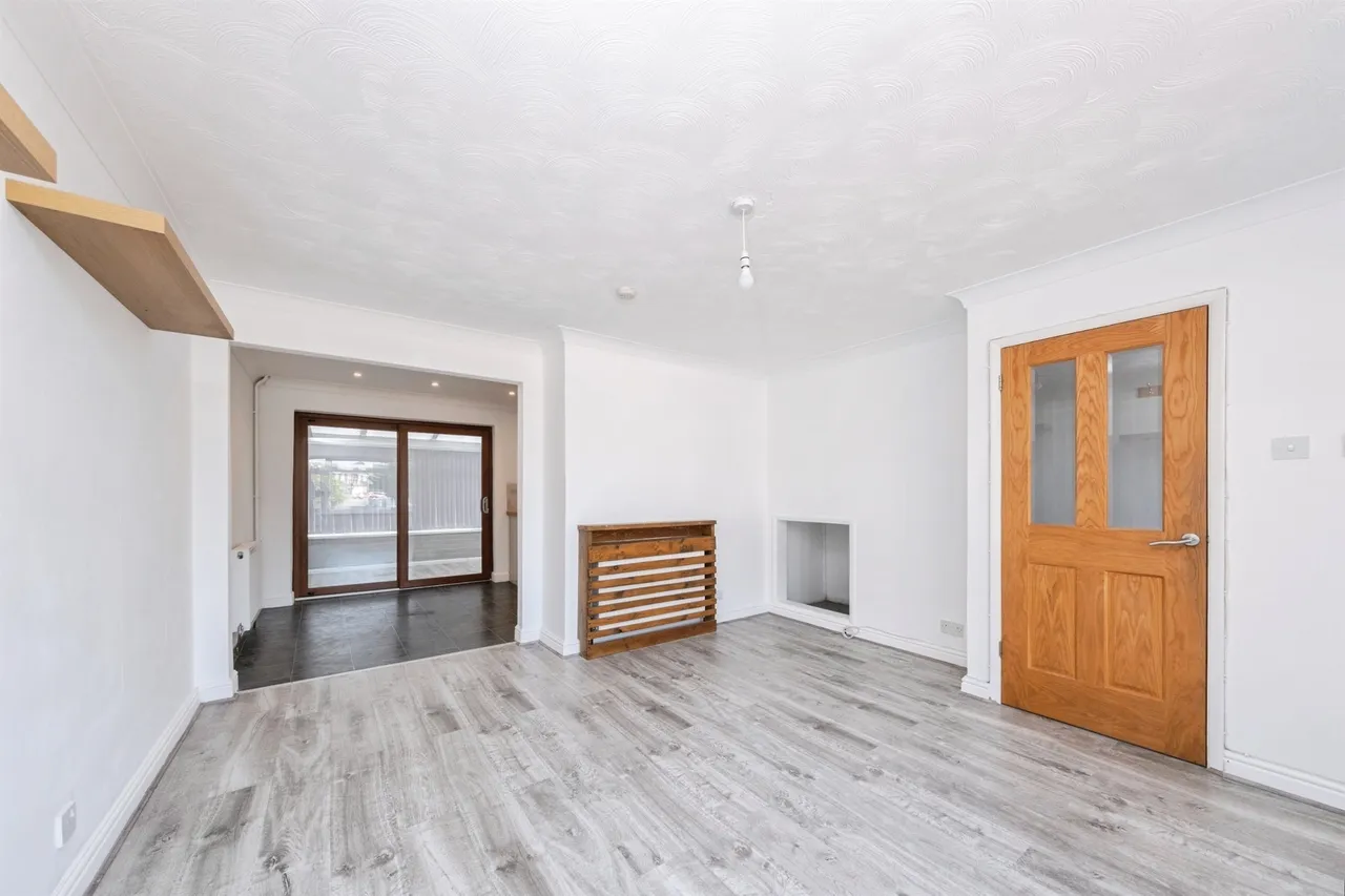 Byron Drive, Newport Pagnell, MK16, photo 4