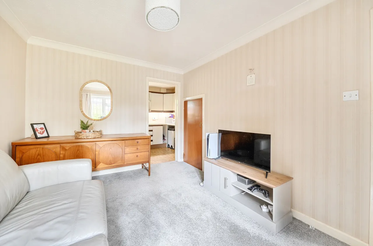 Pendragon Way, Camberley, Surrey, GU15 1BG, photo 2