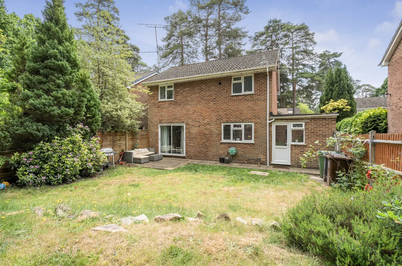 Pendragon Way, Camberley, Surrey, GU15 1BG, photo 11