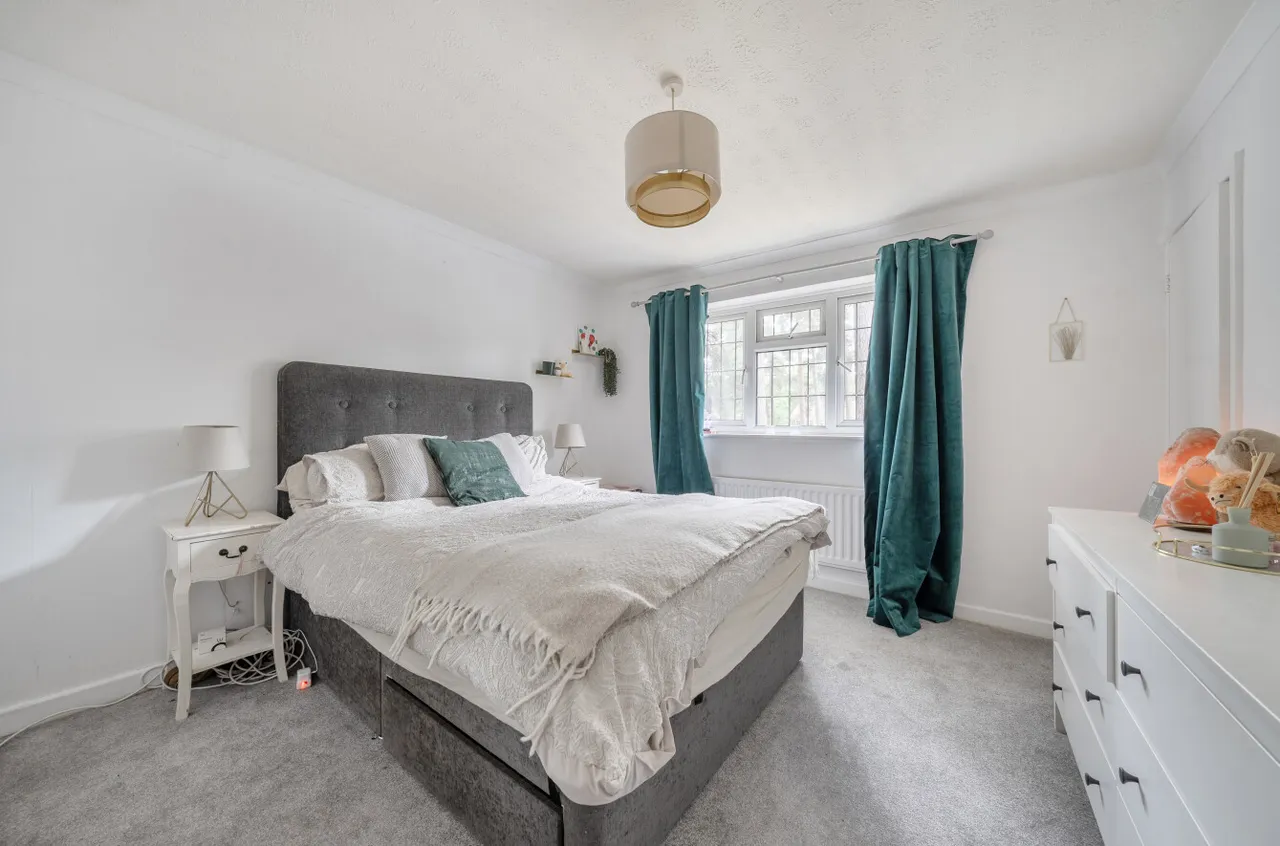Pendragon Way, Camberley, Surrey, GU15 1BG, photo 12