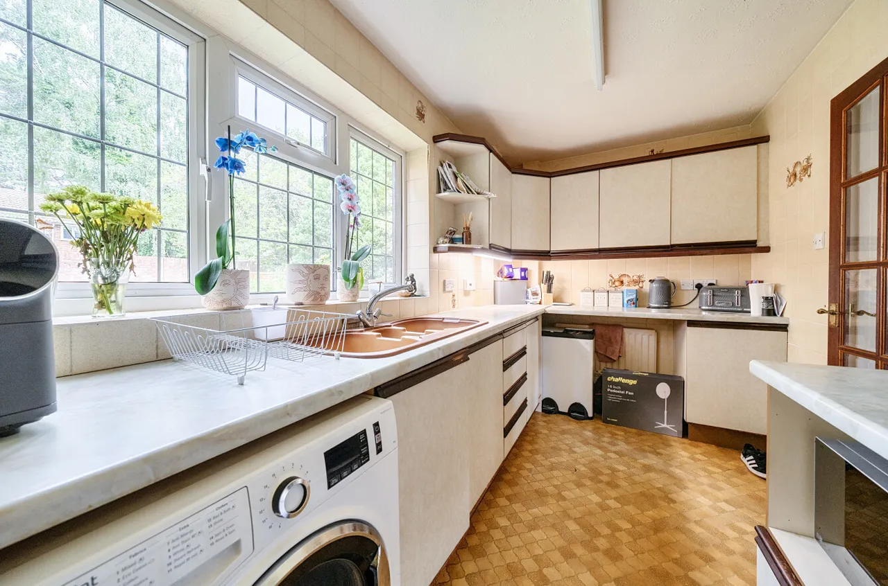 Pendragon Way, Camberley, Surrey, GU15 1BG, photo 13
