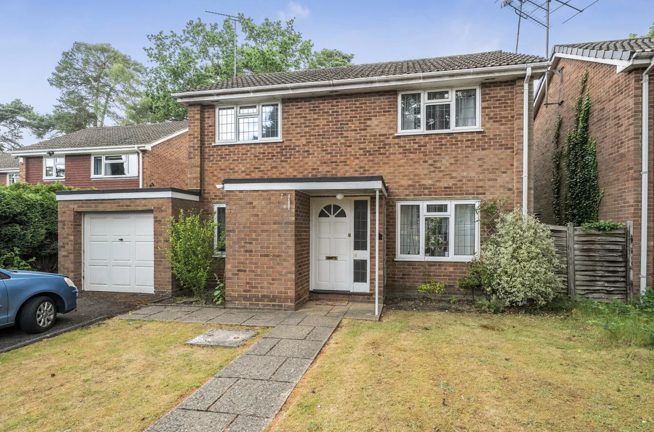 Pendragon Way, Camberley, Surrey, GU15 1BG, photo 17
