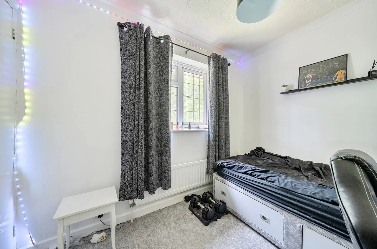 Pendragon Way, Camberley, Surrey, GU15 1BG, photo 7