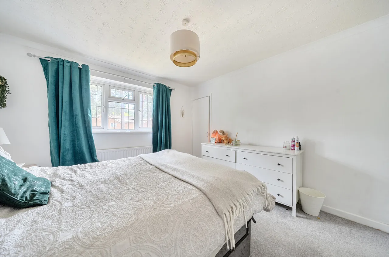 Pendragon Way, Camberley, Surrey, GU15 1BG, photo 5