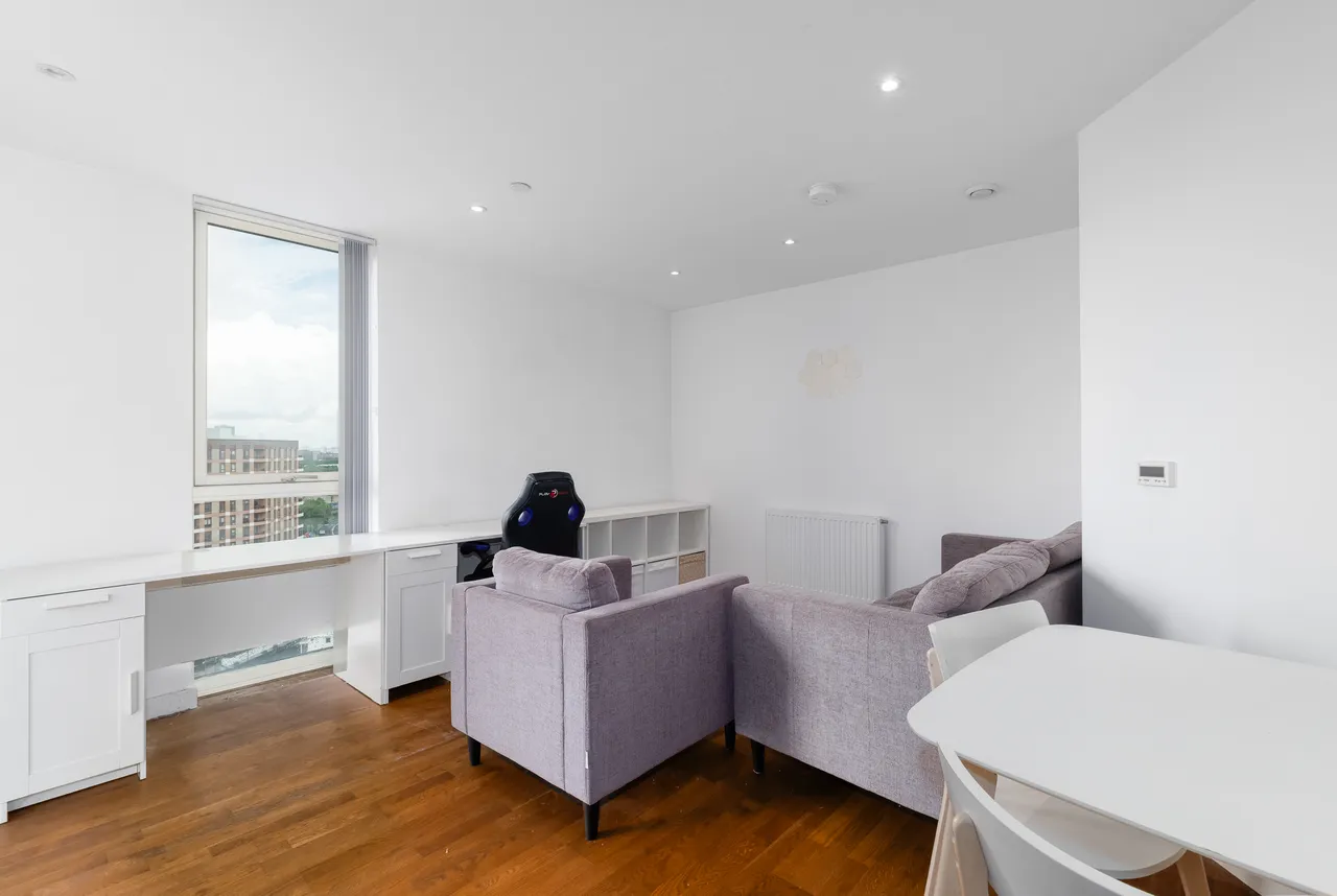 Terry Spinks Place, London, E16, photo 4