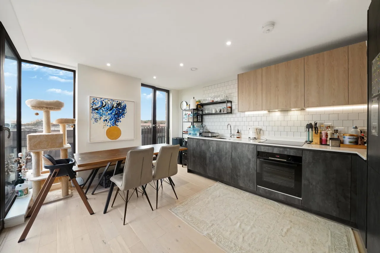 2 bed flat for sale — Bartram House, Maurice Brown Avenue, NW7 1SN