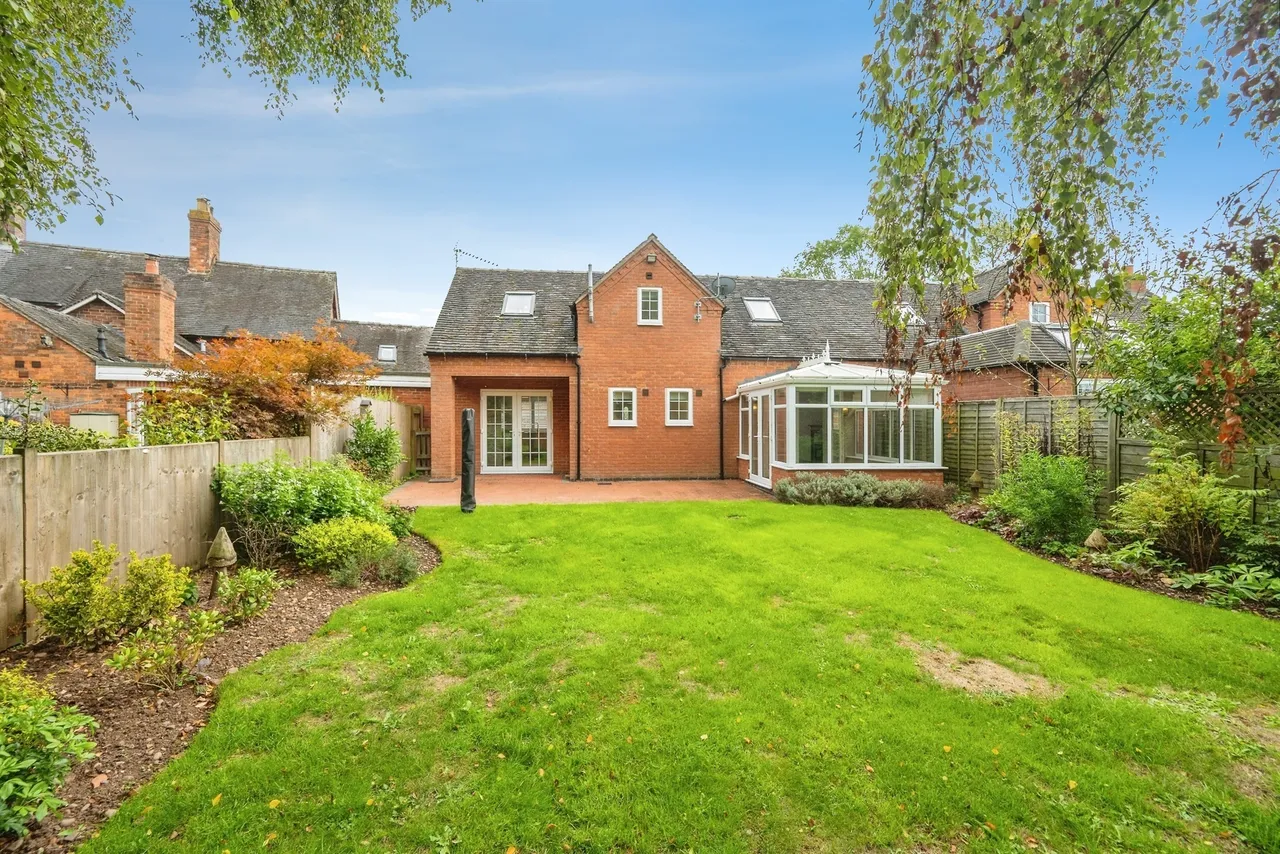 Uttoxeter Road, Amerton, ST18, photo 11