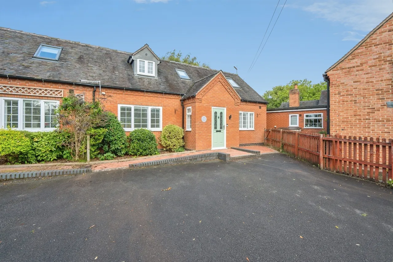 2 bed house for sale, Uttoxeter Road, Amerton, ST18