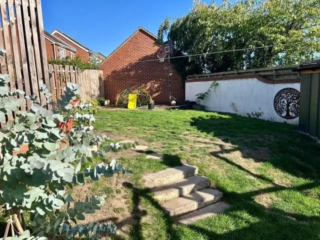 Crown Close, Chippenham, photo 15