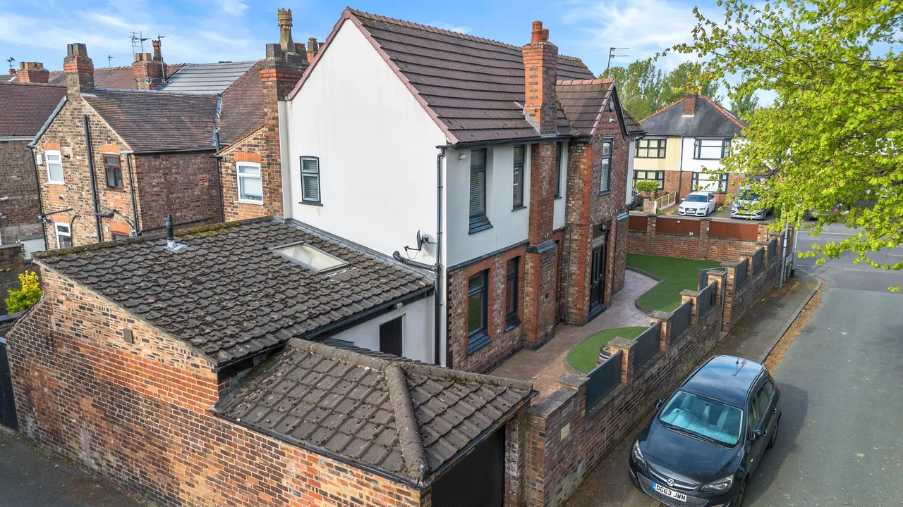Hallfields Road, Warrington, Warrington, WA2 8DS, photo 2