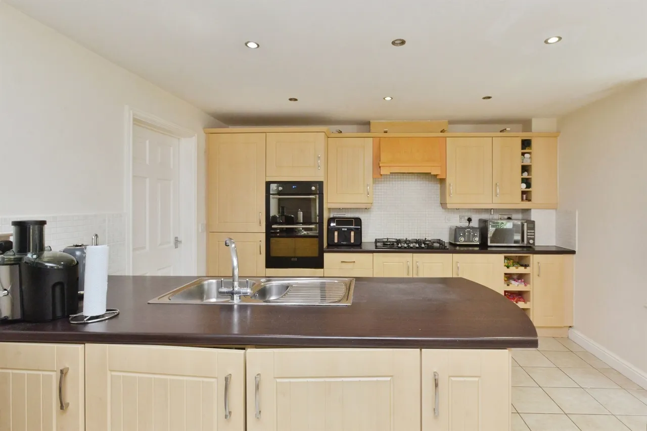 Stonebridge Grove, Monkston Park, Milton Keynes, photo 5