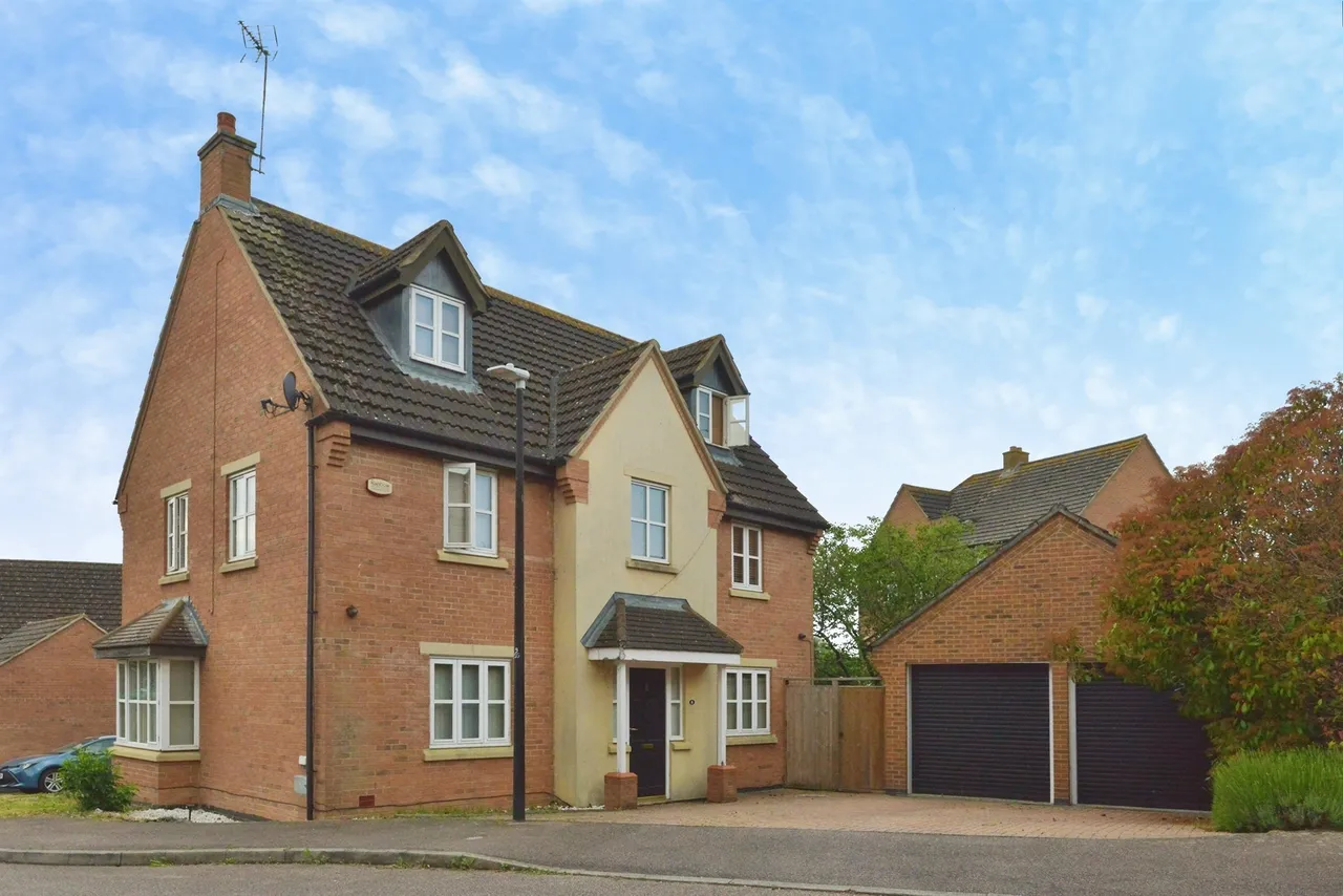 Stonebridge Grove, Monkston Park, Milton Keynes, photo 2