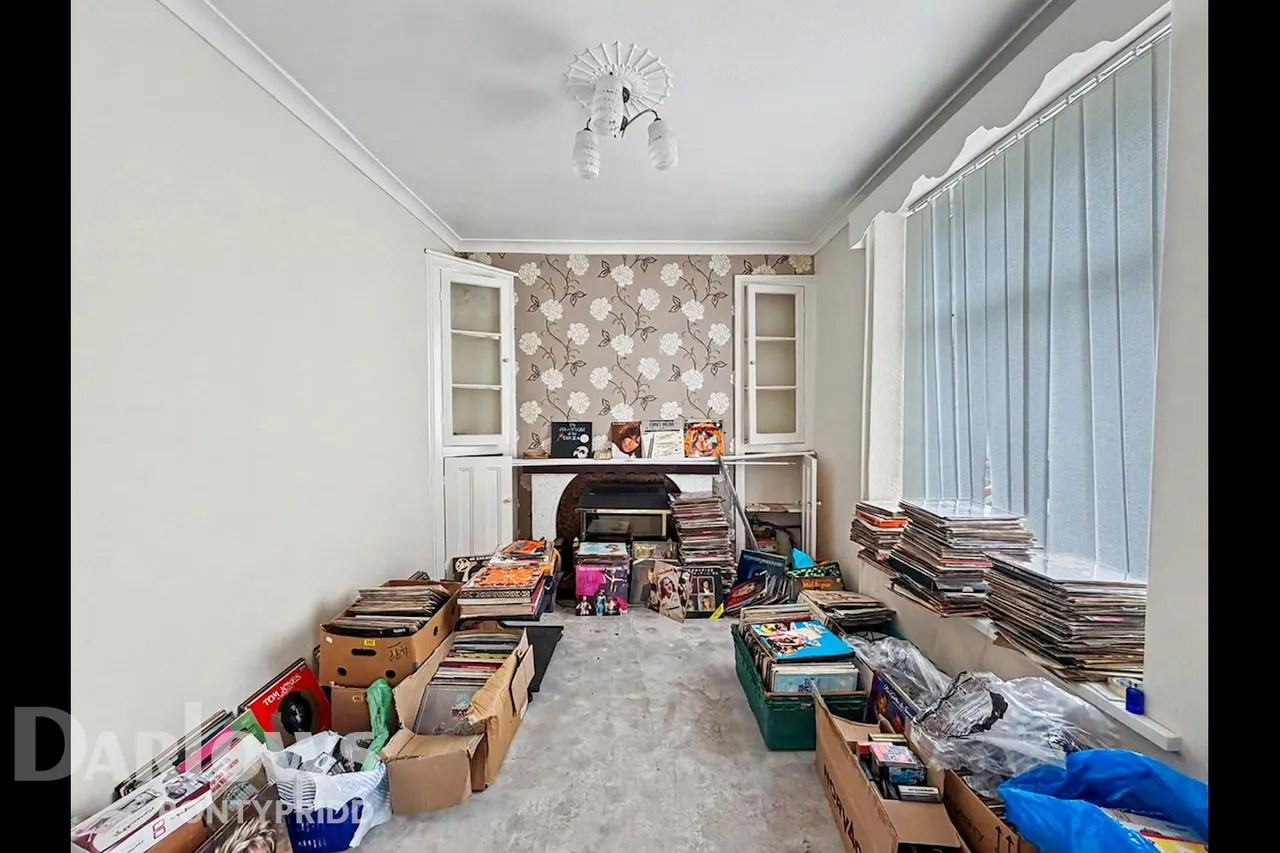 Crawshay Street, Pontypridd, photo 5