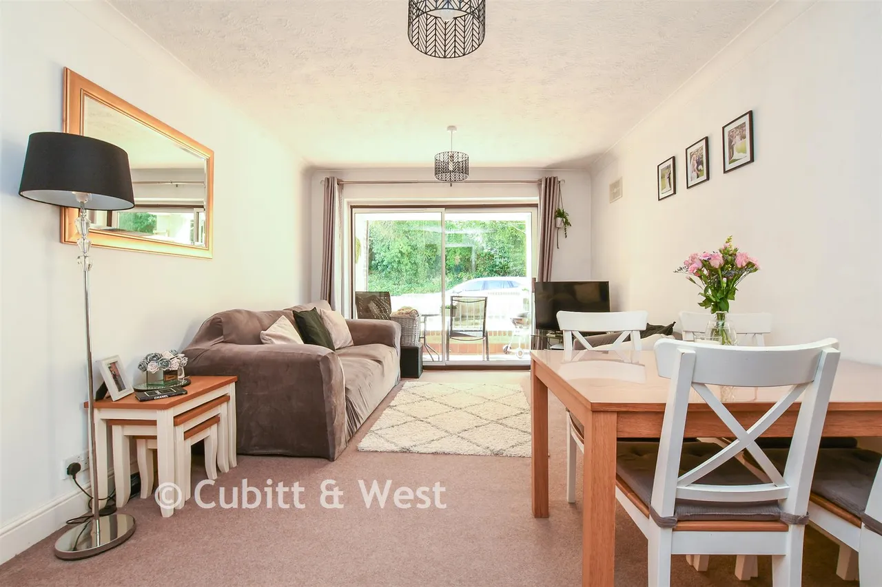 Elm Road, Redhill, RH1, photo 2