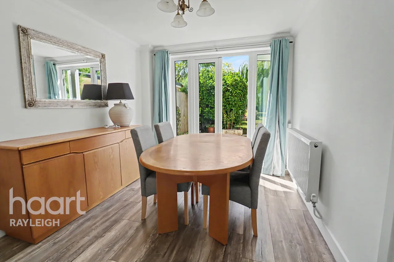 Avondale Road, Rayleigh, SS6, photo 5