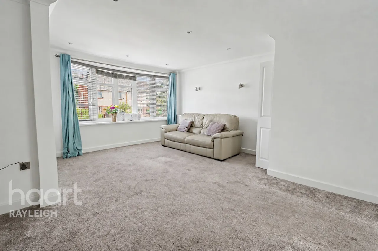 Avondale Road, Rayleigh, SS6, photo 4