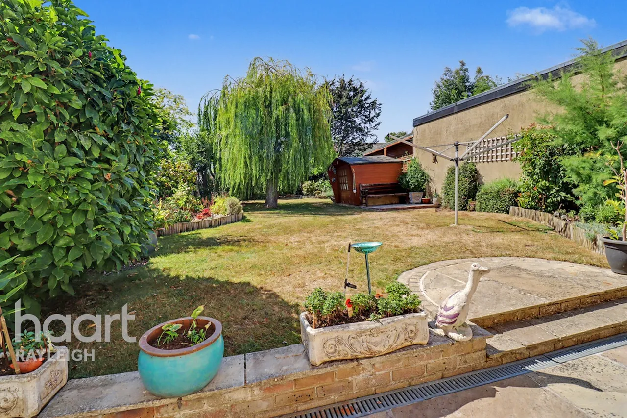 Avondale Road, Rayleigh, SS6, photo 17