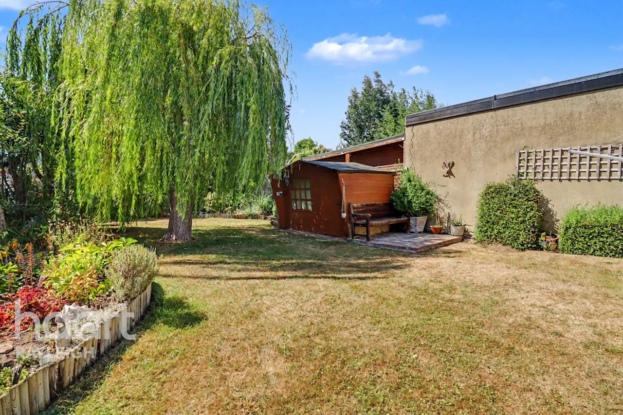 Avondale Road, Rayleigh, SS6, photo 18