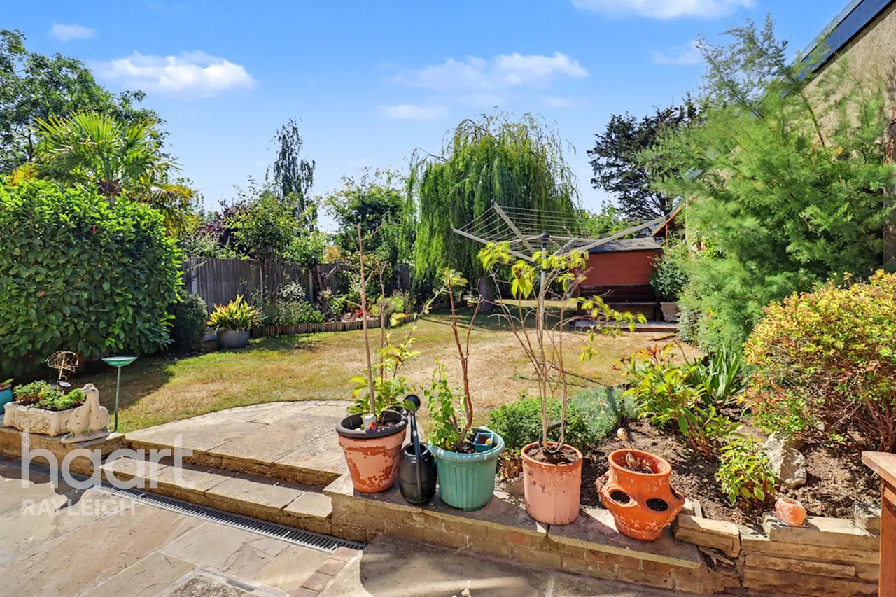 Avondale Road, Rayleigh, SS6, photo 16