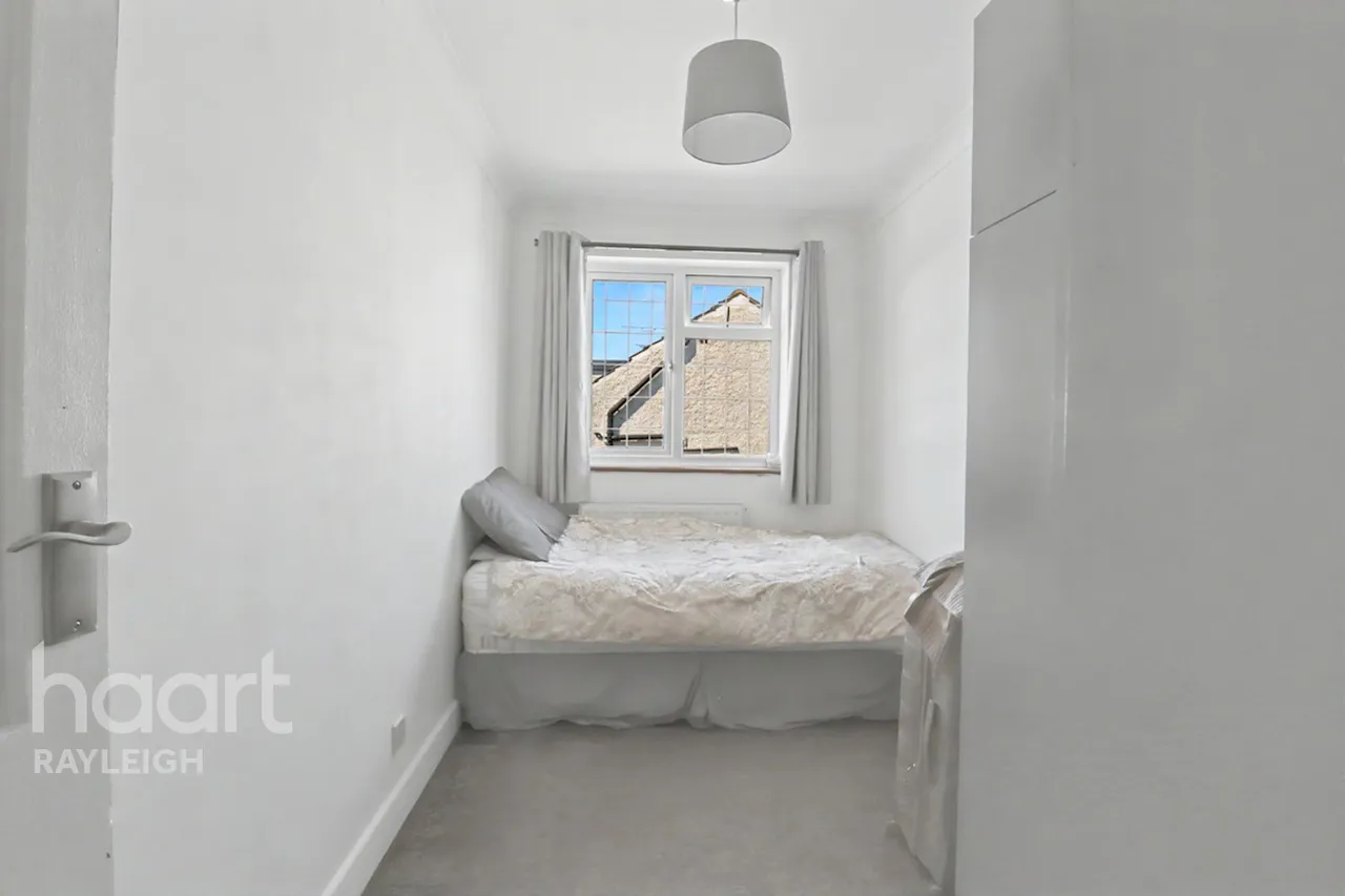 Avondale Road, Rayleigh, SS6, photo 12
