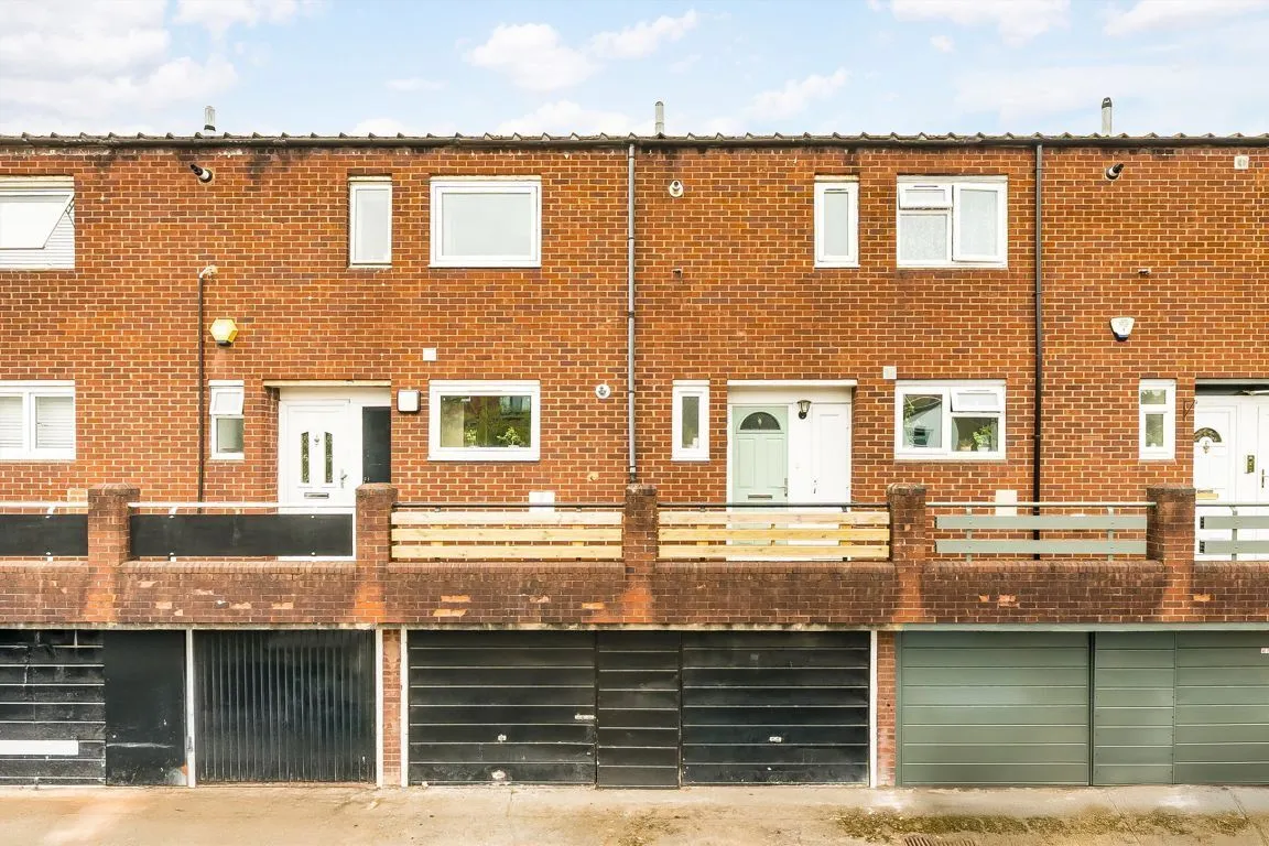 3 bed property for sale, Allingham Close, W7