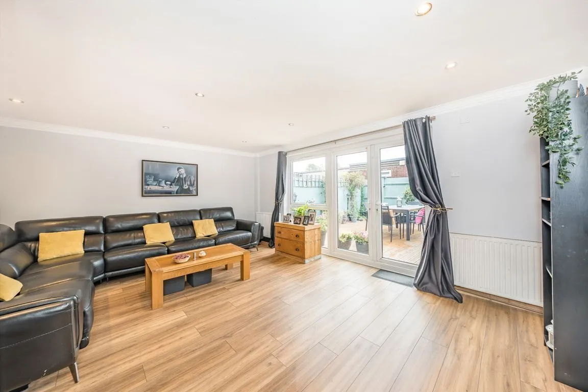 Allingham Close, W7, photo 4