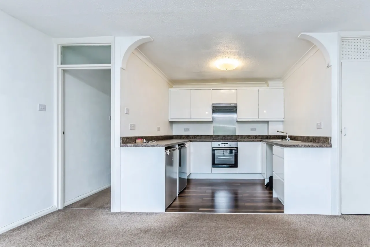 Croydon Road, Caterham, Surrey, CR3, photo 6