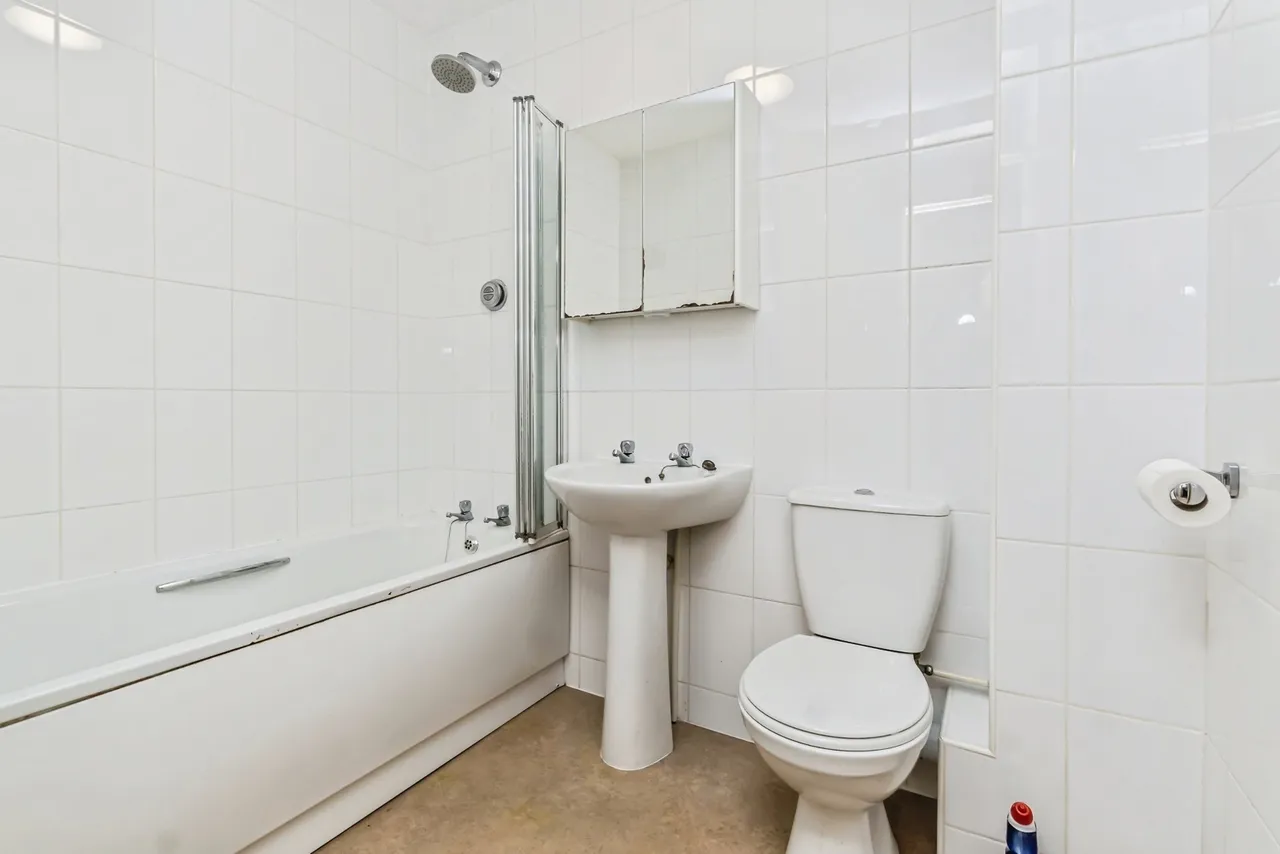 Croydon Road, Caterham, Surrey, CR3, photo 9