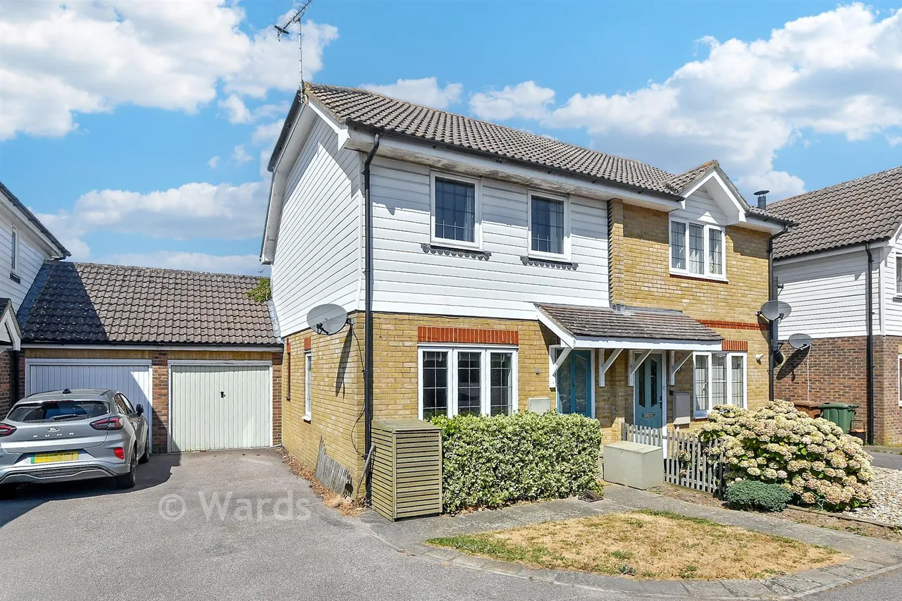 2 bed house for sale, Burdens, Headcorn, TN27
