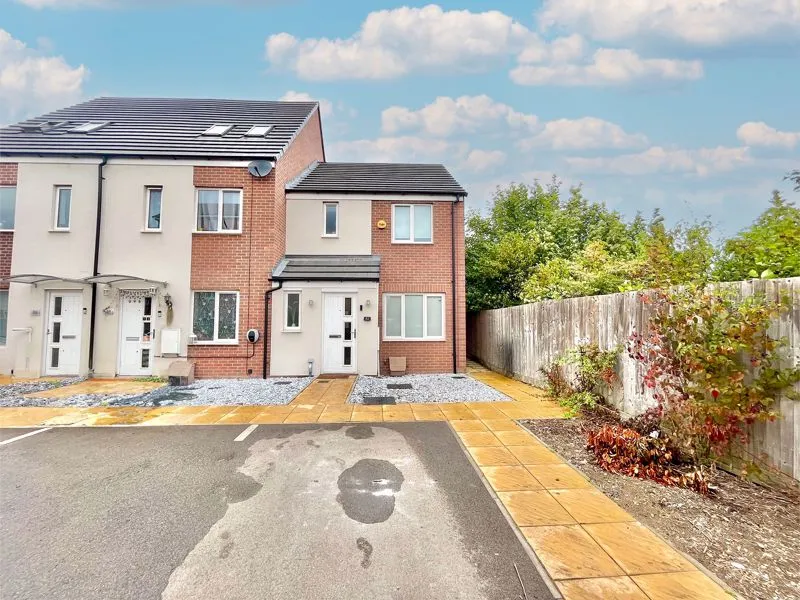 3 bed property for sale — Dukeminster Road, Dunstable LU5 4FF